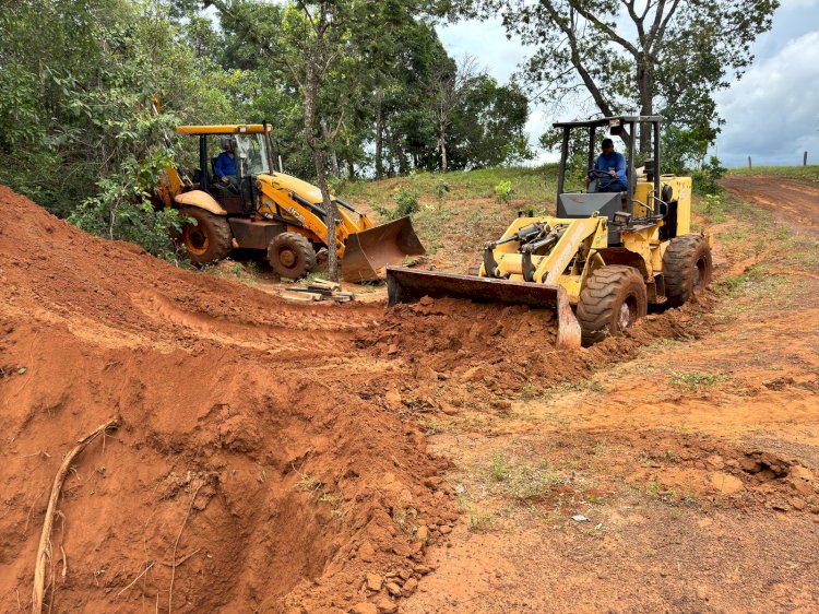 EMMAG intensifica serviços nas estradas rurais para garantir segurança no transporte escolar