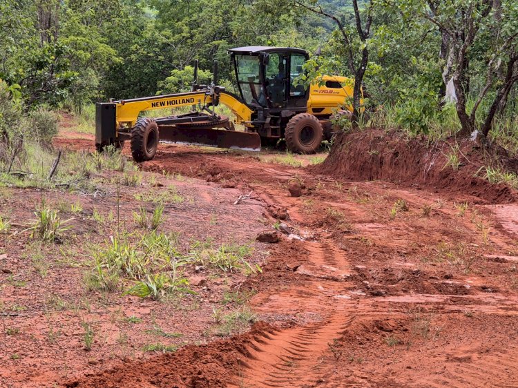 EMMAG intensifica serviços nas estradas rurais para garantir segurança no transporte escolar